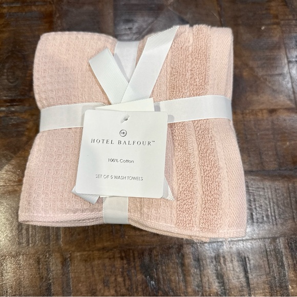 Hotel Balfour 5 Pc Washcloths 12x12 Pink Sand Color Waffle Weave 100% Cotton NWT - Picture 1 of 4